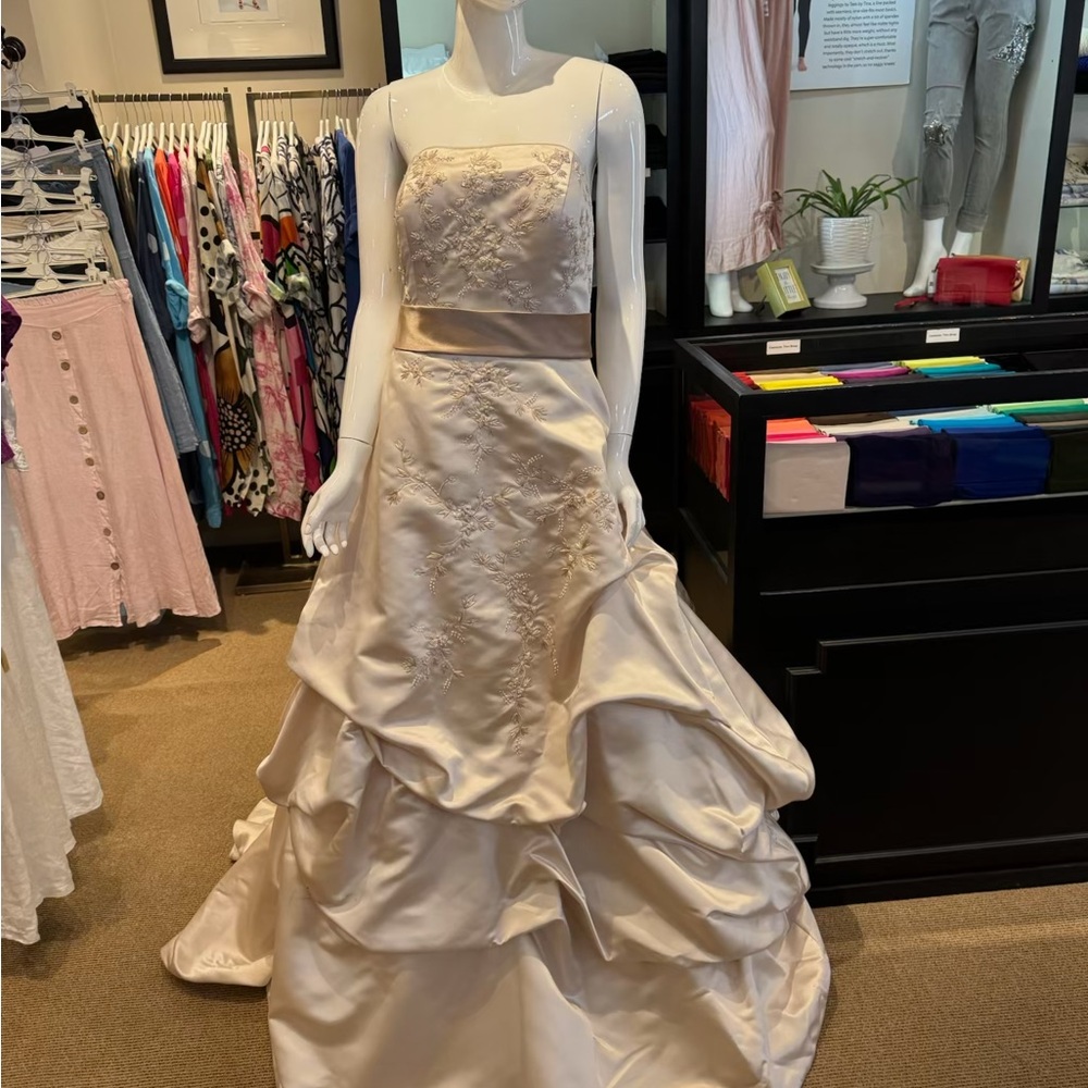 Elegant Cream Strapless Gown